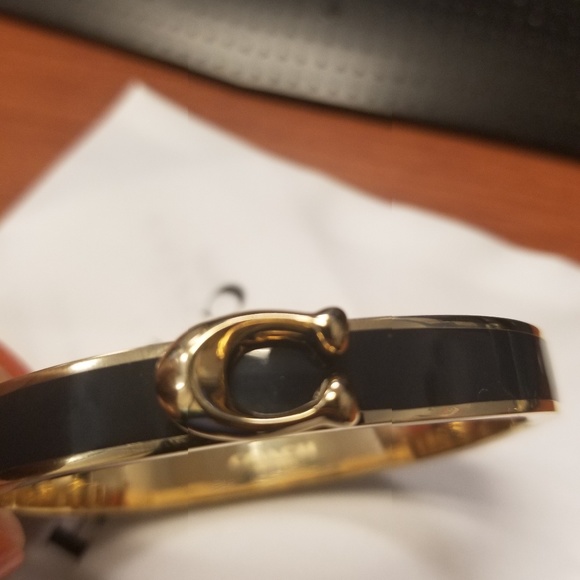 Coach signature hinged bangle NWOT - Picture 2 of 8